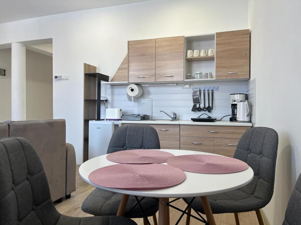 Sabina Apartaments Sfântu-Gheorghe Eksteriør bilde